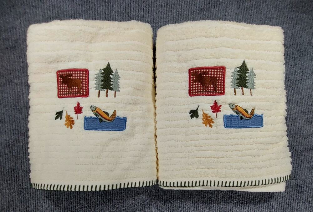 NWT Set of 2 Saturday Knight Ltd Nature's Trail Bath Towels Cabin Moose Trout